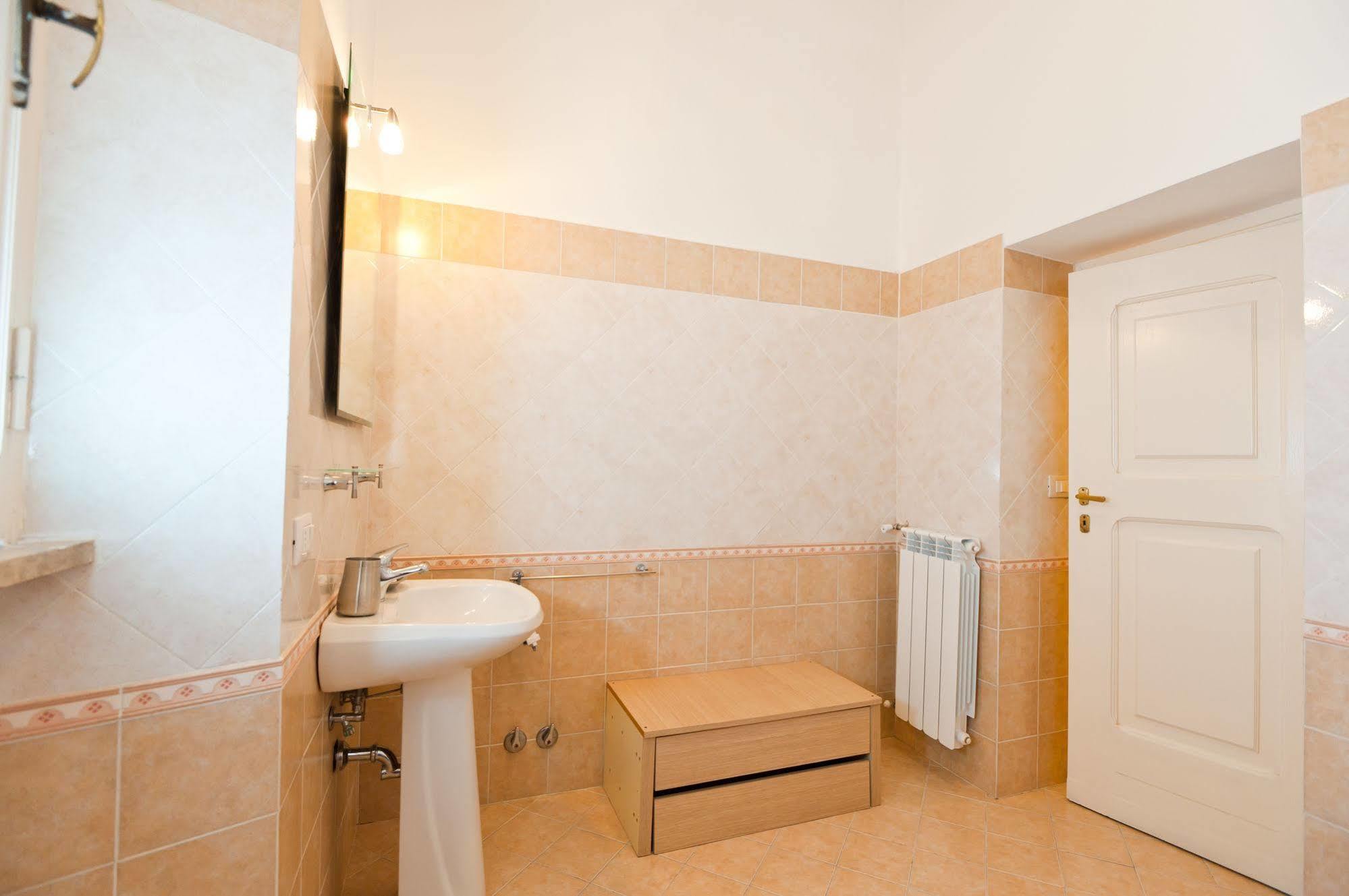 Bed and Breakfast Rome Services Porta Castello Экстерьер фото